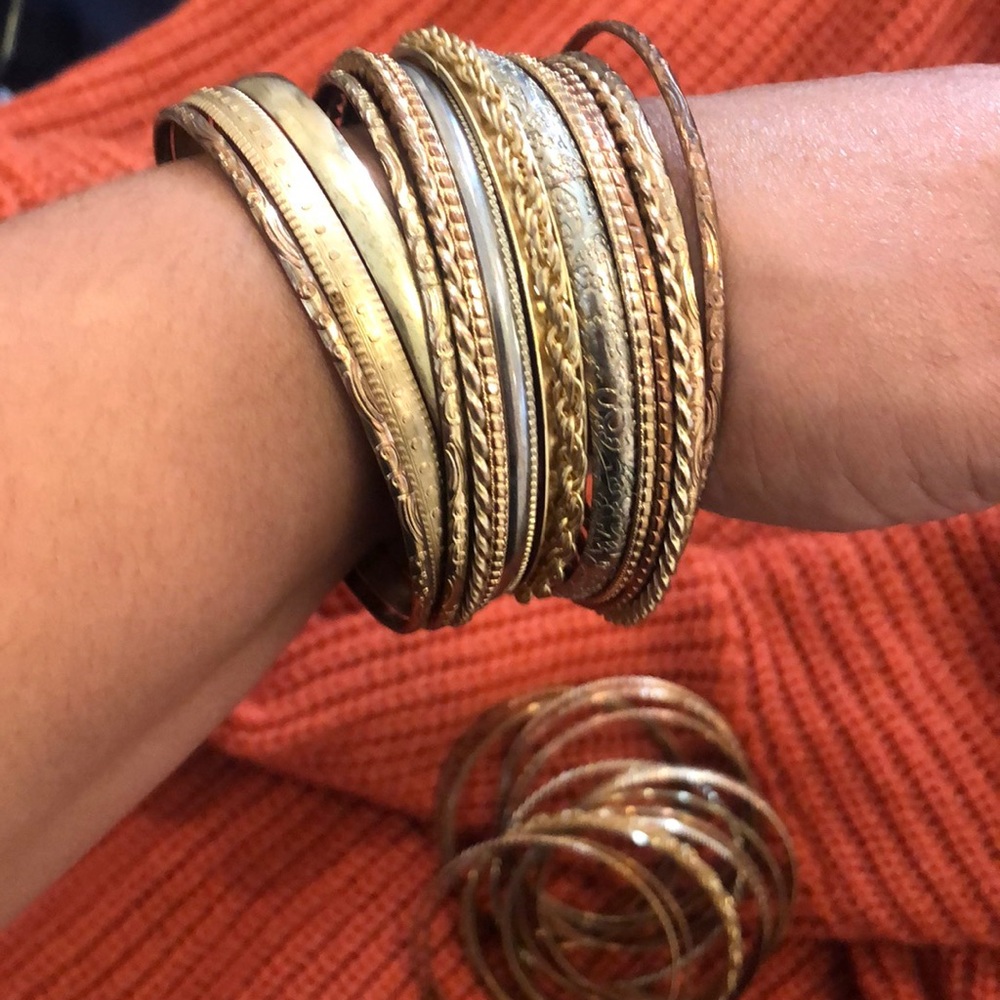 Over 20 Bangles! - image 7